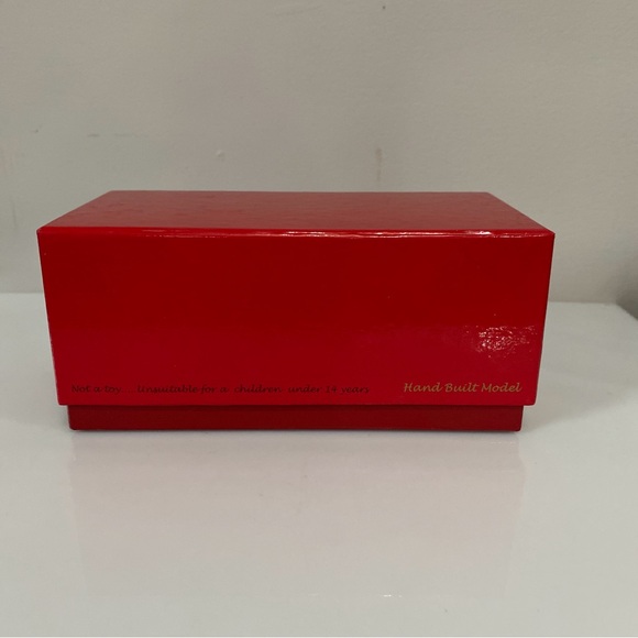 Make Up LSJ 1:43 Scale Alfa Romeo R.Z. Red 1992 Japan Very Nice Condition. - Picture 12 of 13